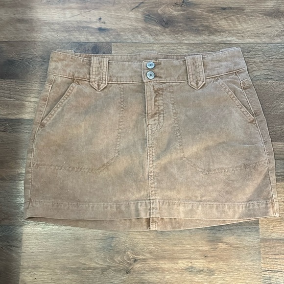 MAKE AN OFFER!! American eagle skirt, worn maybe twice. In perfect condition. - Picture 1 of 3